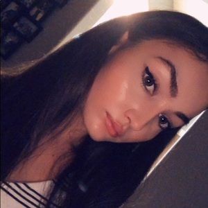 Meet your Posher, Parisa